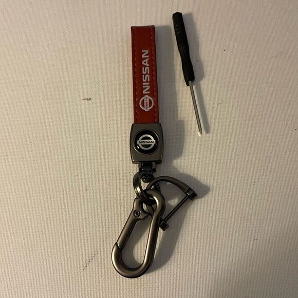 Nissan Logo Key Fob Keychain in Light Brown Leather NWT - Picture 1 of 4